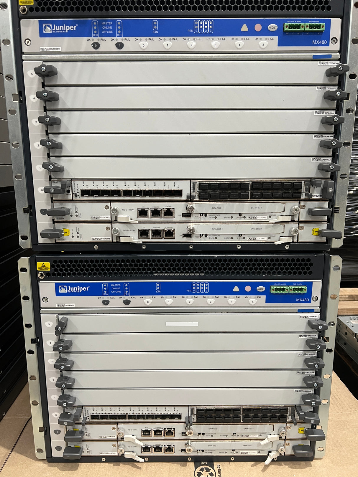 Juniper CHAS-BP3-MX480-S MX-MPC3E-3D 2x RE-S-1800X4 MIC-3D-20GE-SFP MIC3-3D