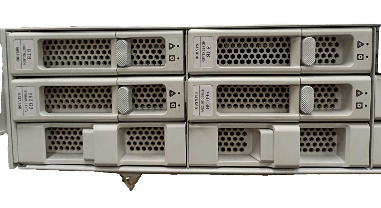 Cisco UCS C240 M5L V02 LFF Silver 4112 @2.60GHz 16GB RAM 4x 8TB HDD 2x 960GB SSD