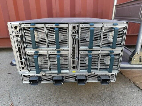Cisco UCS 5108 Blade Server 7x UCSB-B200-M4 2x E5-2660v4 512GB RAM 2x400GB SSD