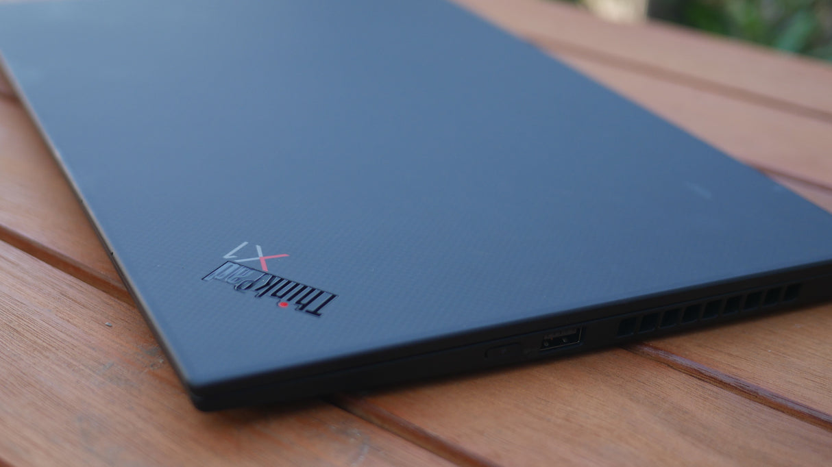 Lenovo ThinkPad X1 Carbon Gen 8 14" i7-10510U CPU 16GB RAM 512GB SSD Win 11 Pro